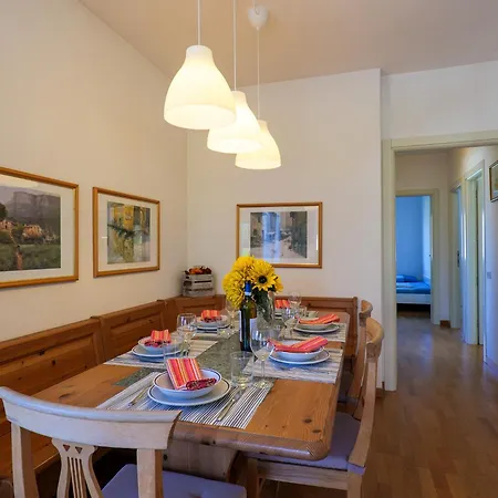 Bellavista I Garten Mit Pool アパート コーリコ